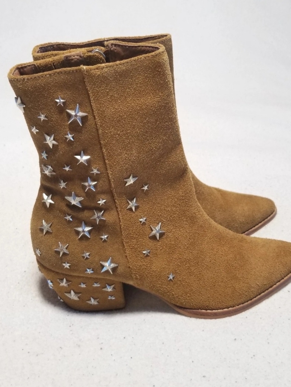 Matisse Caty Size 6.5 Star Studded Brown Suede Ankle Boots Zip